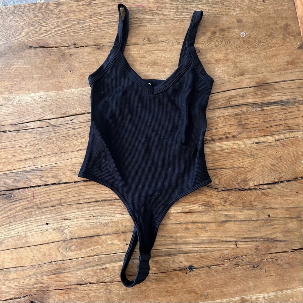 Dynamic ribbed black stretch bodysuit neck thong snaps / clips
